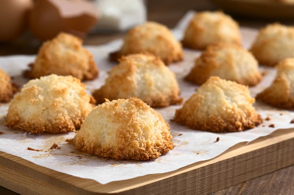 Kokosowe ciasteczka bez glutenu i laktozy to aromatyczny deser w mgnieniu oka