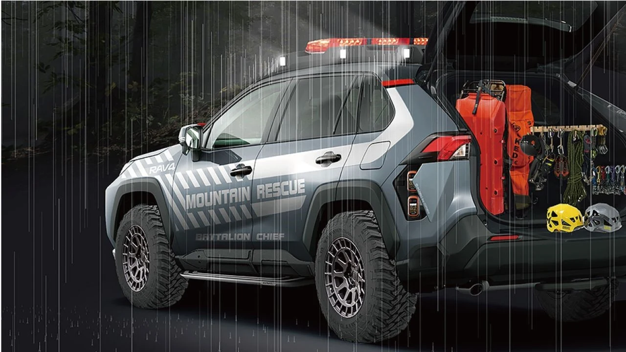 Toyota RAV4 5D Adventure Mountain Rescue