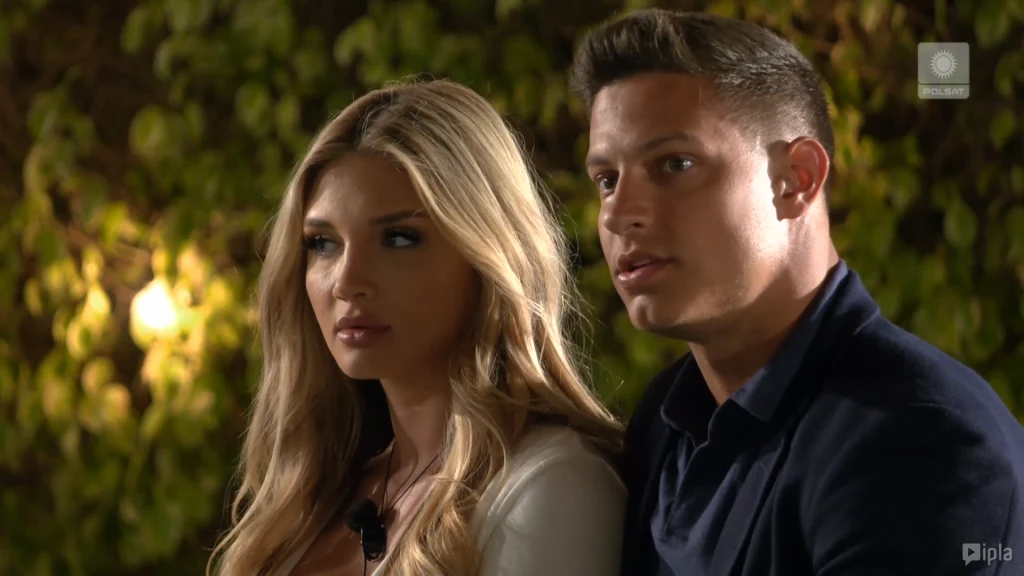 Mateusz nie może oderwać wzroku od Caroline. Tym razem patrzyli jednak na nowego uczestnika...