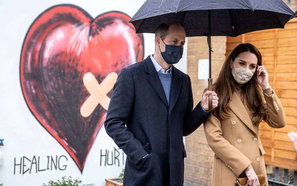 Małżonkowie starają się wzajemnie wspierać w zaistniałej sytuacji, ale by wszystko wróciło do normy, wymaga sporo czasu. Dodatkowo kolejne wypowiedzi Meghan i Harry'ego w amerykańskiej prasie i telewizji nie pomagają w wyciszeniu sprawy. Małżonkowie starają się wzajemnie wspierać w zaistniałej sytuacji, ale by wszystko wróciło do normy, wymaga sporo czasu. Dodatkowo kolejne wypowiedzi Meghan i Harry'ego w amerykańskiej prasie i telewizji nie pomagają w wyciszeniu sprawy.