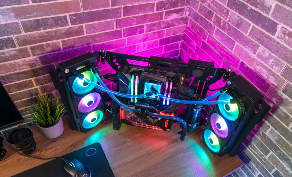 Cooler Master MasterFrame 700