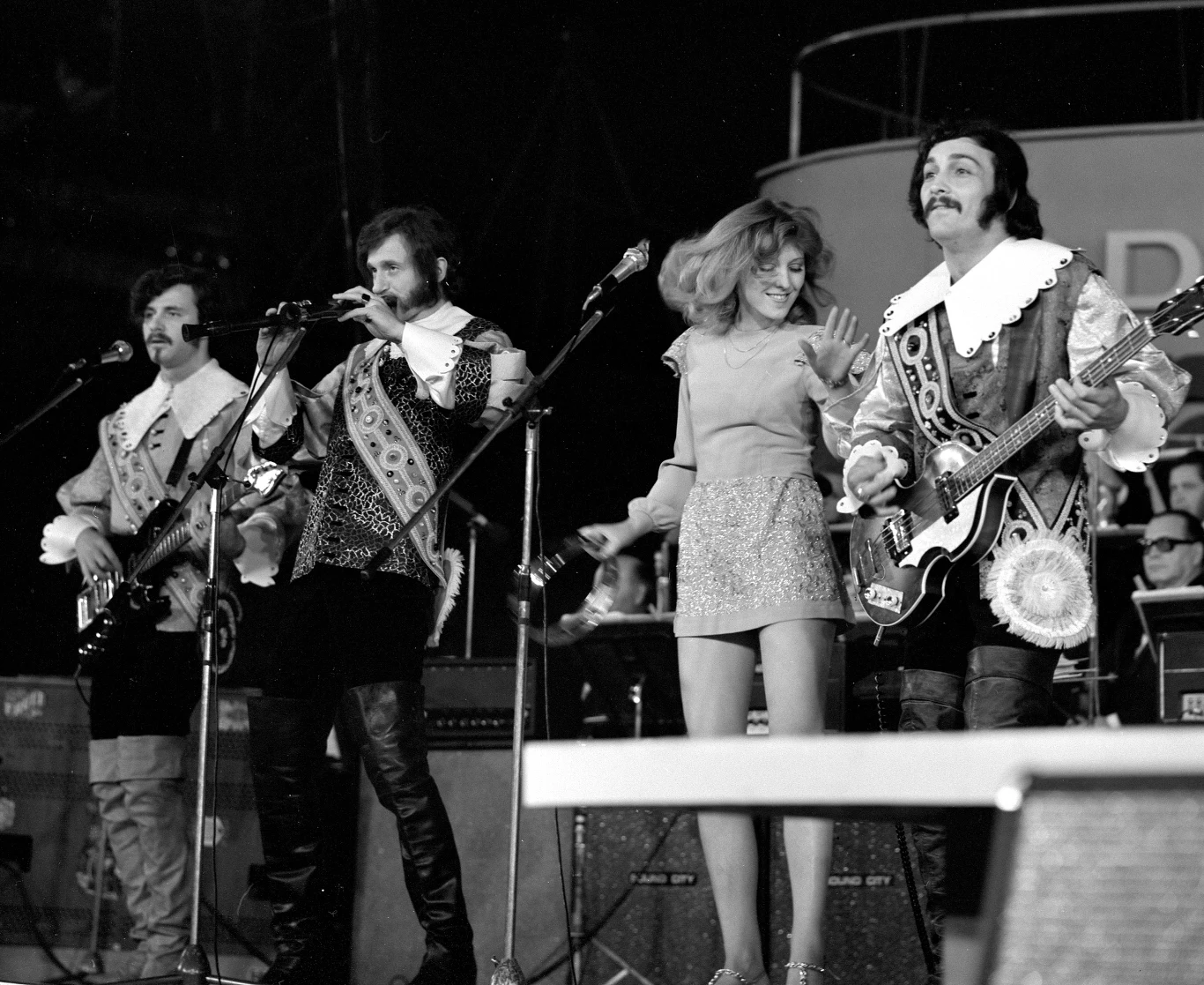 W tym okresie komponowali dla niej również Aleksander Maliszewski, Ryszard Poznakowski i Zbigniew Hołdys. Na początku lat 80. XX w. występowała na Festiwalu Piosenki Żołnierskiej w Kołobrzegu. W ostatnich latach przed śmiercią koncertowała sporadycznie. Po rozstaniu z Krawczykiem Żytkowiak została w USA. Mieszkała w Los Angeles, ale przyjeżdżała do Polski. Zmarła 22 marca 2011 roku.