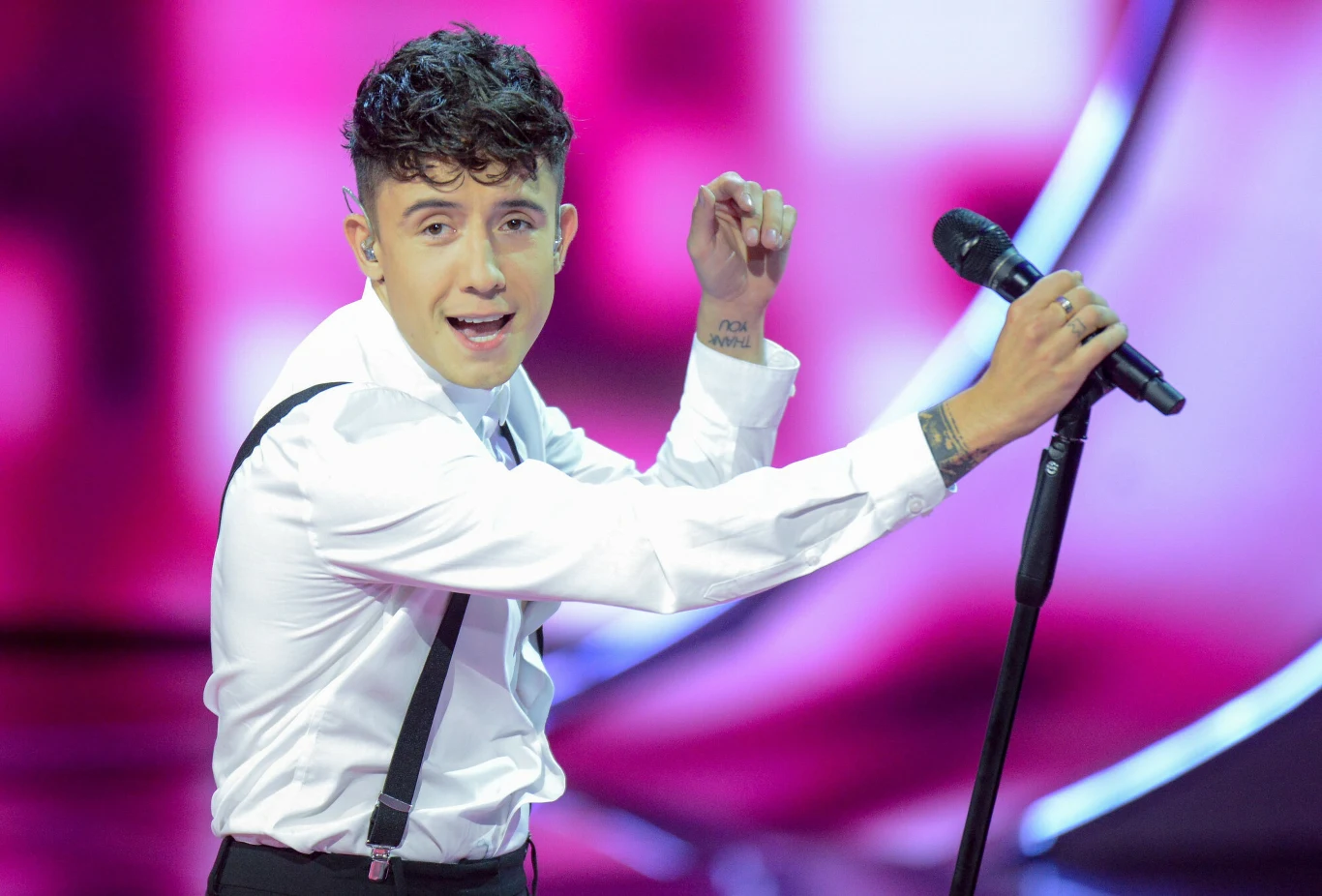 Dziś Dawid Kwiatkowski to wokalista cieszący się ogromną popularnością. Na koncie ma sześć płyty i miliony wyświetleń na Youtube. Wokół gwiazdora działa też jeden z najliczniejszych polskich fanklubów - Kwiatonatorsi. Dziś Dawid Kwiatkowski to wokalista cieszący się ogromną popularnością. Na koncie ma sześć płyty i miliony wyświetleń na Youtube. Wokół gwiazdora działa też jeden z najliczniejszych polskich fanklubów - Kwiatonatorsi.