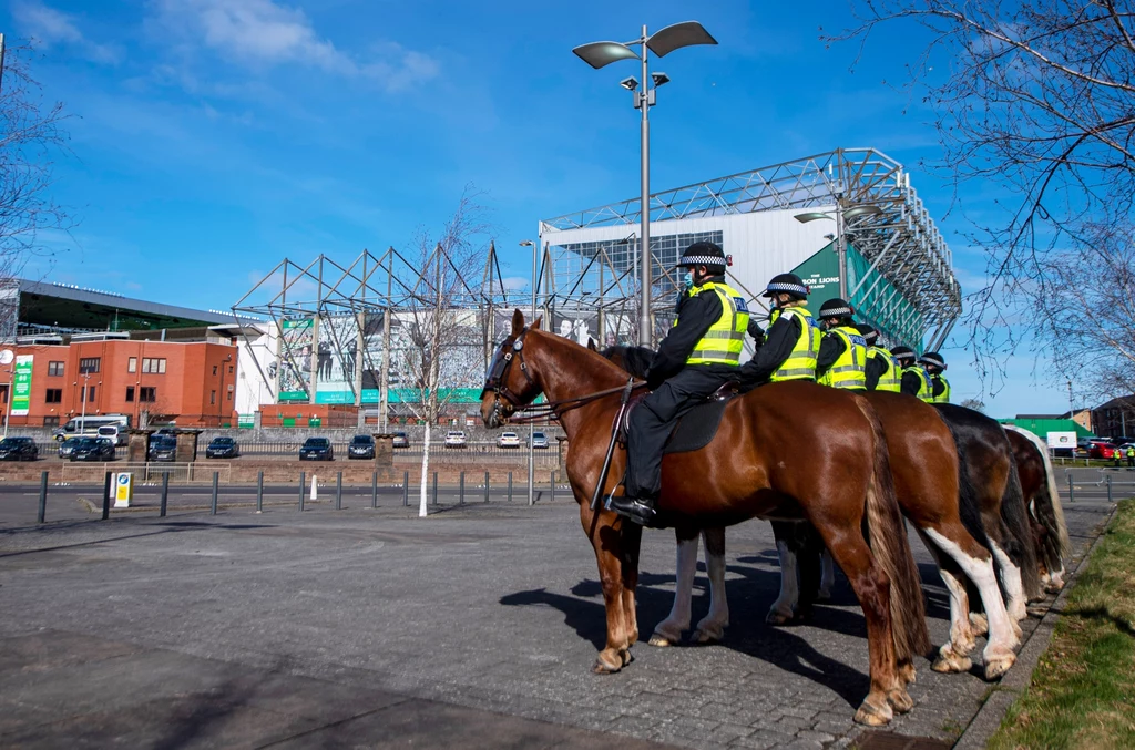 Policja pod stadionem Celtic Park Policja pod stadionem Celtic Park