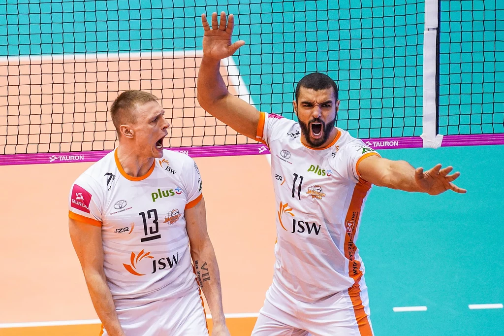 Jurij Gladyr (z lewej) i Mohamed Al Hachdadi świętują zwycięstwo Jastrzębskiego Węgla Jurij Gladyr (z lewej) i Mohamed Al Hachdadi świętują zwycięstwo Jastrzębskiego Węgla