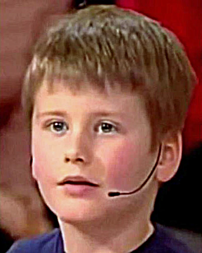 Robert Walkiewicz w "Dużych dzieciach" /Screen:youtube.com/ Robert Walkiewicz w "Dużych dzieciach" /Screen:youtube.com/