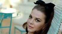 Piękność większość swojego życia spędziła przed kamerą. Natalie Wood niewątpliwie była atrakcyjną kobietą, ale twórcy filmowi oraz krytycy doceniali również jej zdolności artystyczne. 

Pomimo że gwiazda kina zmarła bardzo młodo, bo jako 43-latka, to i tak udało jej się zagrać w kilkudziesięciu produkcjach, a w trakcie swojej kariery aż trzykrotnie była nominowana do Oscara. 