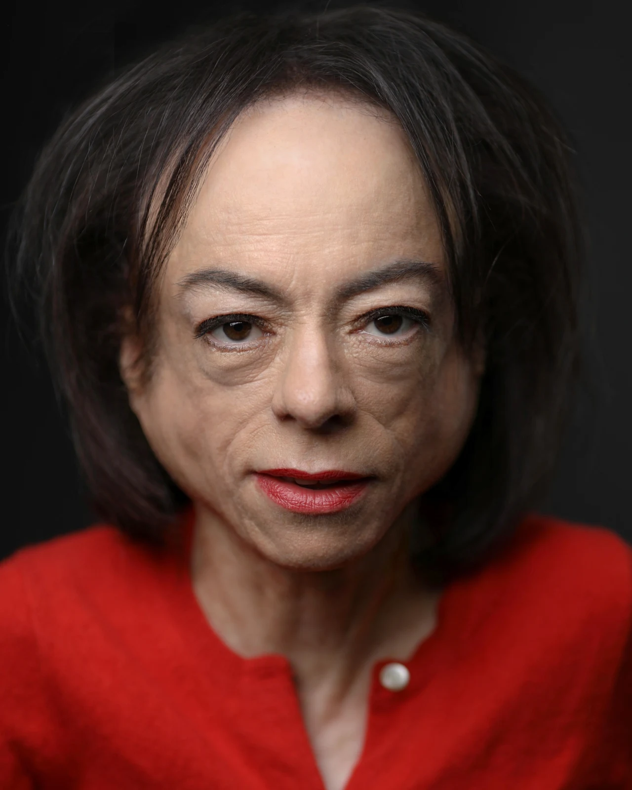 Liz Carr wcieli się w postać Fenn.
 
Liz jest najbardziej znana z roli Clarissy Mullery w serialu "Milczący świadek" (BBC One). Wystąpiła również w takich produkcjach jak "Devs" (FX), "The OA" (Netflix) i "Les Miserables" (BBC One). Będzie można ją zobaczyć u boku Marka Wahlberga w nadchodzącym thrillerze sci-fi "Infinite", którego premiera planowana jest jeszcze w tym roku. W teatrze grała m.in. w "And Others" (National Theatre) i "Abnormally Funny People" (Soho Theatre).