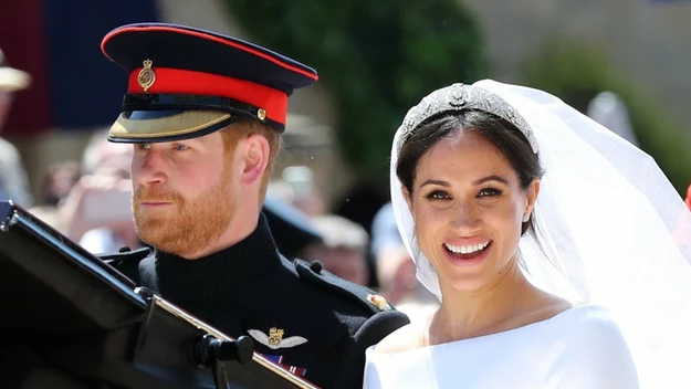 Kiedy w głośnym wywiadzie u Oprah książę Harry i Meghan Markle ujawnili, że tak naprawdę wzięli ślub na kilka dni przed oficjalną uroczystością, ich fani na całym świecie nie kryli zaskoczenia. 