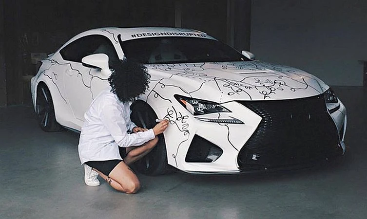 W 2015 roku brytyjska artystka Shantell Martin stworzyła pierwszy Lexus art car, pokrywając karoserię coupe RC F unikalną monochromatyczną grafiką. Czarne szkice Shantell Martin stworzyła, opierając się na strumieniu świadomości. Dynamiczne linie nadwozia sportowego coupe Lexusa posłużyły za kanwę dla oryginalnego dzieła, które zostało pokazane na New York Fashion Week, a następnie trafiło na łamy magazynu Vogue i do Museum of Modern Art w Nowym Jorku.