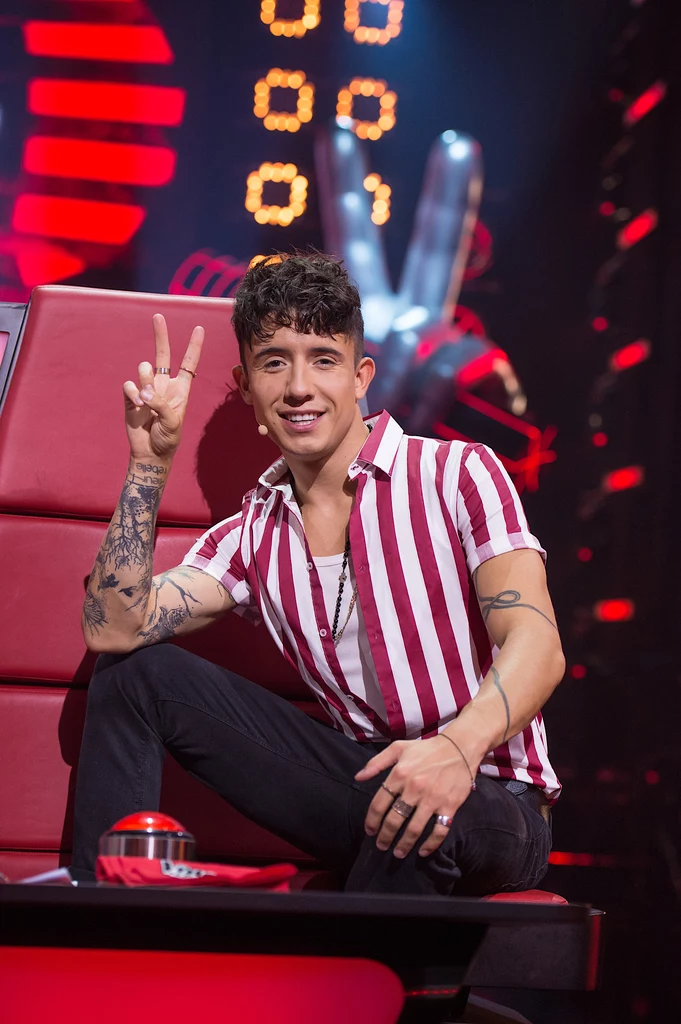 Dawid Kwiatkowski jest trenerem w programie "The Voice Kids"