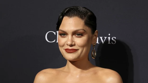 Jessie J jest piękną kobietą i na ogół wie, jak się ubrać, ale ostatnio była o krok od modowej wpadki. 