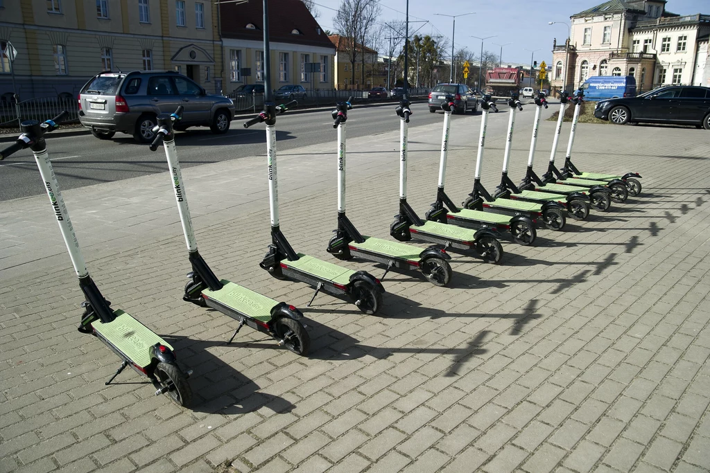 Hulajnogami będzie można jeździć po chodnikach