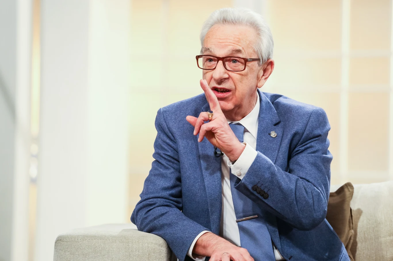 Prof. Zbigniew Lew-Starowicz uważa, że warto zadbać o tę sferę życia - nawet w chorobie