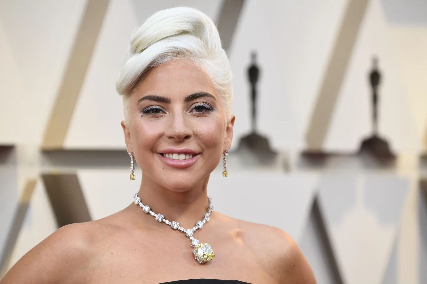 Gaga otwarcie mówi również o swoich problemach psychicznych i apeluje do swoich fanów, aby ci szukali pomocy u specjalistów. W 2018 roku na łamach "The Guardian" napisała specjalny artykuł dotyczący samobójstw. 