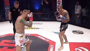 Dominik Zadora (białe spodenki) pokonał Pavla Sacha