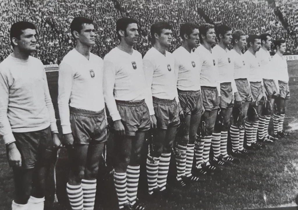 Reprezentacja Polski w 1969 roku przed meczem eliminacji mistrzostw świata z Holandią na Stadionie Śląskim, wygranym 2-1. Drugi z lewej Joachim Marx Reprezentacja Polski w 1969 roku przed meczem eliminacji mistrzostw świata z Holandią na Stadionie Śląskim, wygranym 2-1. Drugi z lewej Joachim Marx
