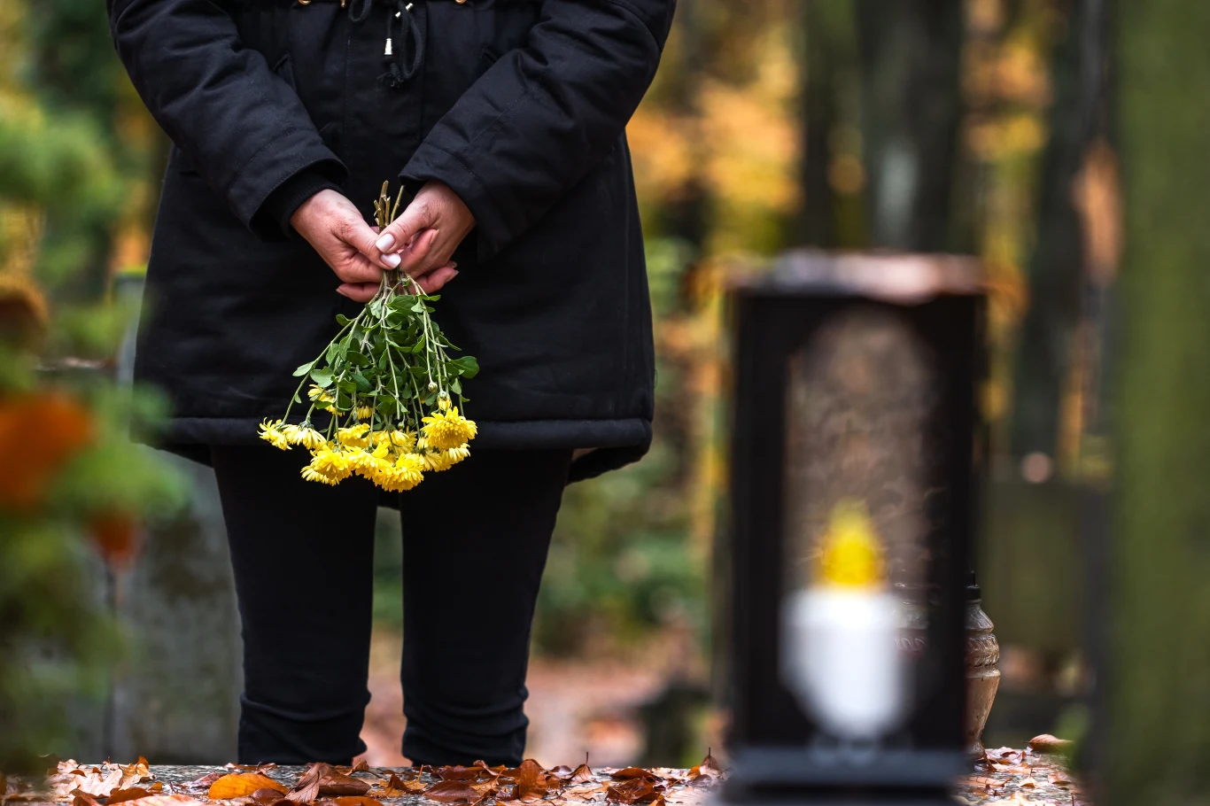 Według danych GUS pandemia skróciła średnią długość życia Polaków o ponad 2 lata
