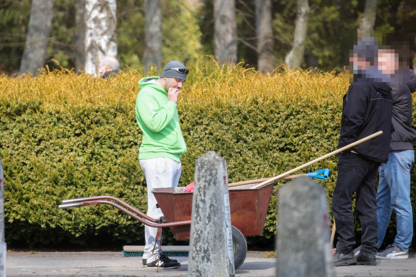 Daniel Martyniuk podczas prac społecznych