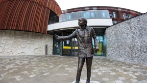 Wielka Brytania: Odsłonięto pomnik Grety Thunberg. Studenci apelują do władz uczelni