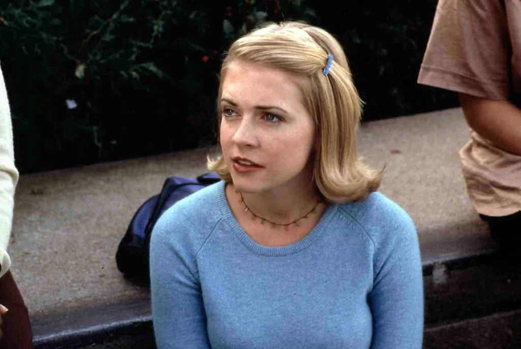 Melissa Joan Catherine Hart przyszła na świat w... Niedzielę Wielkanocną. Aktorka urodziła się w nowojorskim Smithtown i nie jest jedyną osobą w rodzinie, która zdecydowała się robić karierę w show-biznesie, bo również jej rodzeństwo i matka od lat są związani z branżą filmową. Aktorka jest jedną z pięciorga dzieci Pauli oraz Williama Hartów. 