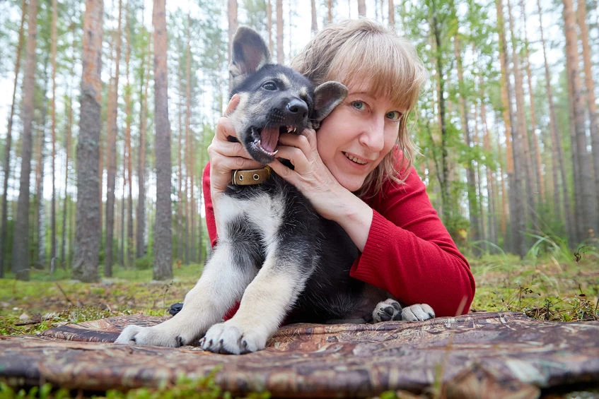 Gdy skończysz biesiadować, nie zasiadaj leniwie na kanapie. Wyciągnij rodzinę na wiosenny spacer, albo umów się ze znajomymi, by na świeżym powietrzu, w bezpiecznych warunkach, spalić świąteczne kalorie. Godzina chodzenia wystarczy, by pozbyć się około 400 kcal. Właściciele czworonogów mogą to potwierdzić. Gdy skończysz biesiadować, nie zasiadaj leniwie na kanapie. Wyciągnij rodzinę na wiosenny spacer, albo umów się ze znajomymi, by na świeżym powietrzu, w bezpiecznych warunkach, spalić świąteczne kalorie. Godzina chodzenia wystarczy, by pozbyć się około 400 kcal. Właściciele czworonogów mogą to potwierdzić.