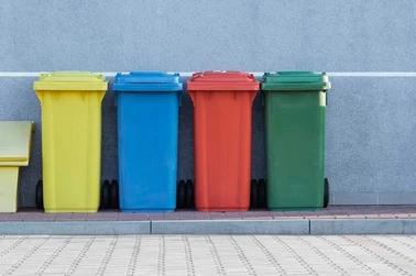 Carrefour będzie uczył segregacji odpadów