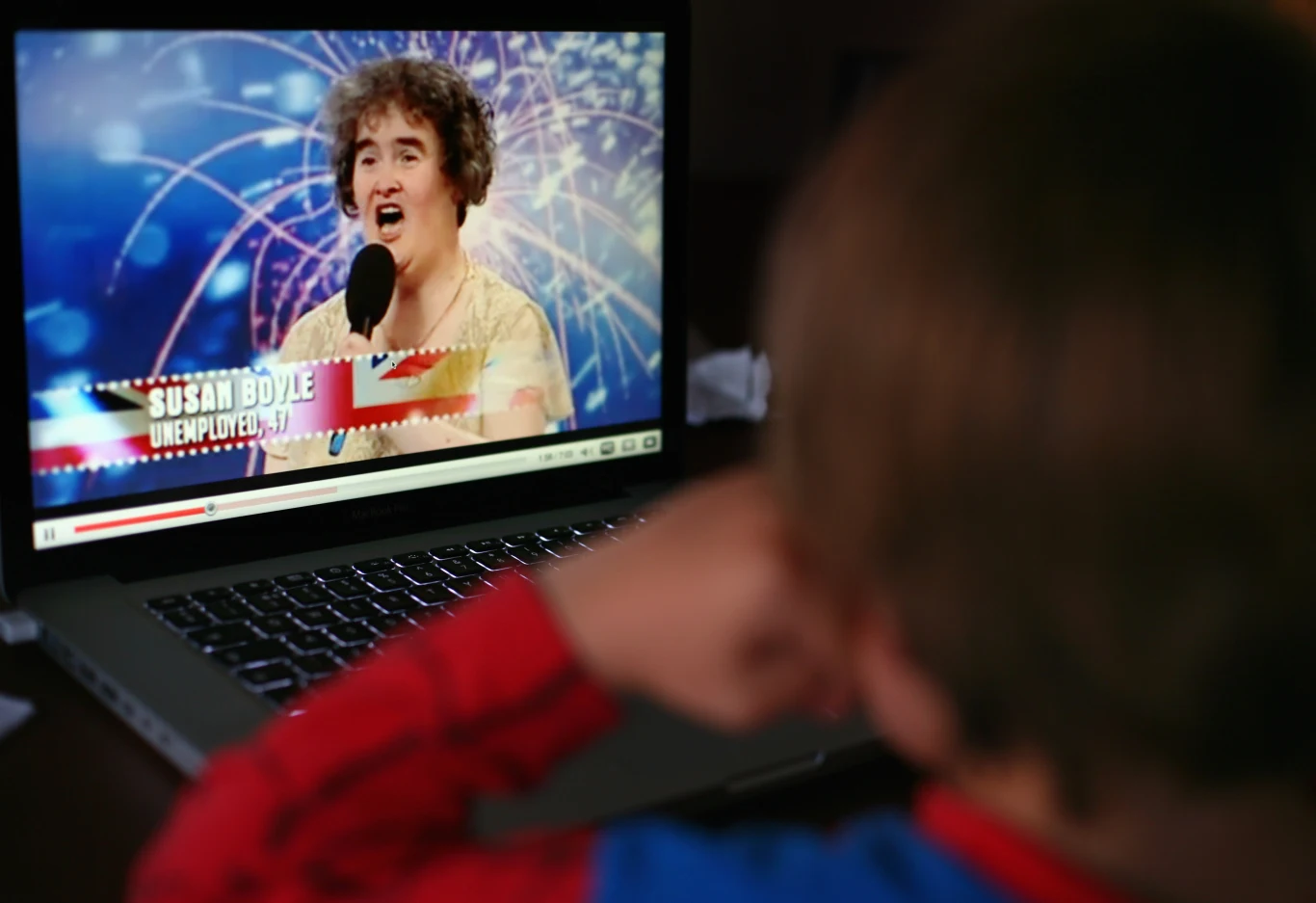 "To bez wątpienia największa niespodzianka, jaka spotkała mnie przez trzy lata bycia w programie. Kiedy uznałaś, że chcesz być jak Elain Paige (śpiewała w "Nędznikach" - przyp red.), wszyscy się śmiali, teraz nikt tego nie robi. To było coś oszałamiającego, niezwykły występ" - mówił Piers Morgan.