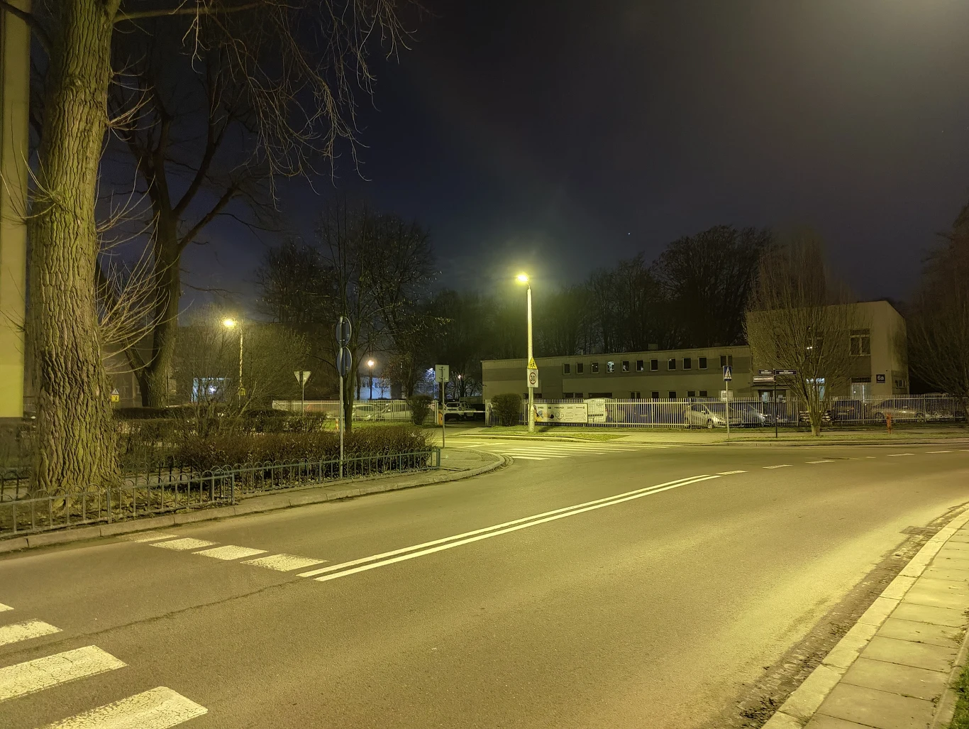 Tryb nocny, główny obiektyw Tryb nocny, główny obiektyw