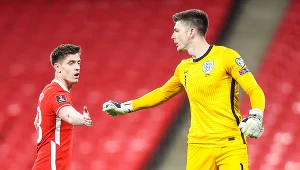 Nick Pope (z prawej) prawdopodobnie podzieli los Krzysztofa Piątka i finały Euro 2020 obejrzy w telewizji 