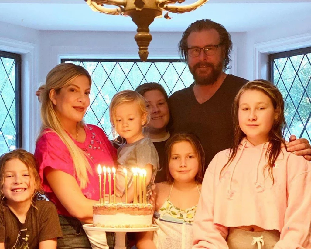 Tori Spelling jest mamą piątki dzieci. Czyżby rodzina miała się znowu powiększyć? 