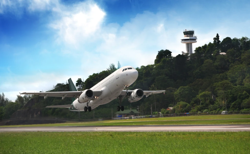 Nawet 1 proc. populacji kraju może odpowiadać za połowę lotów