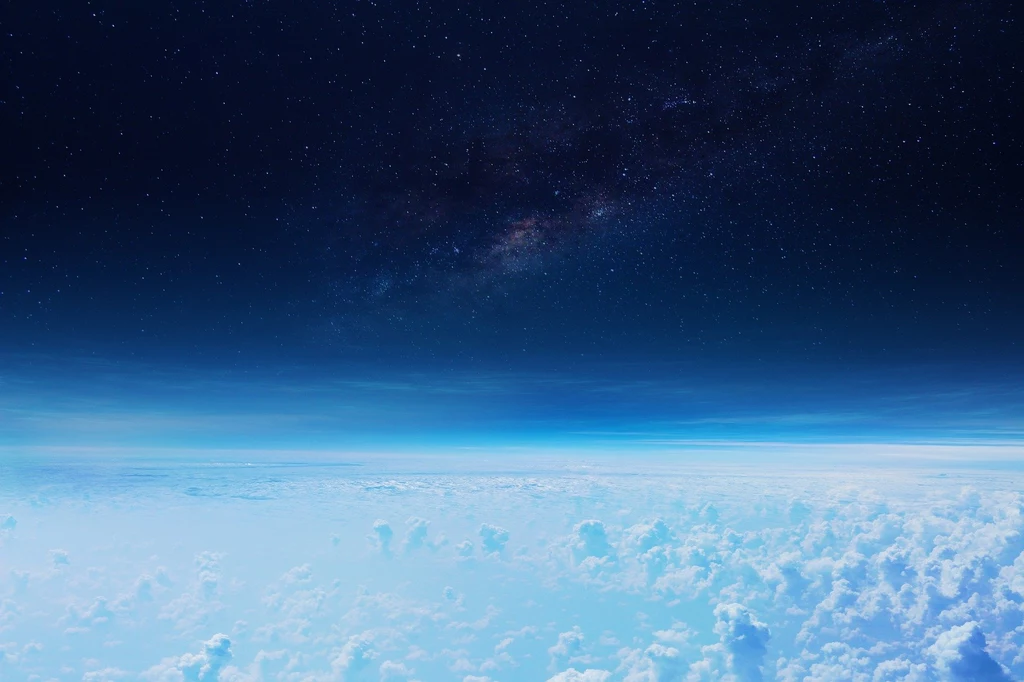 Stratosfera to warstwa atmosfery Ziemi, która zaczyna się na wysokości 10 km, a kończy na 50 km. 
