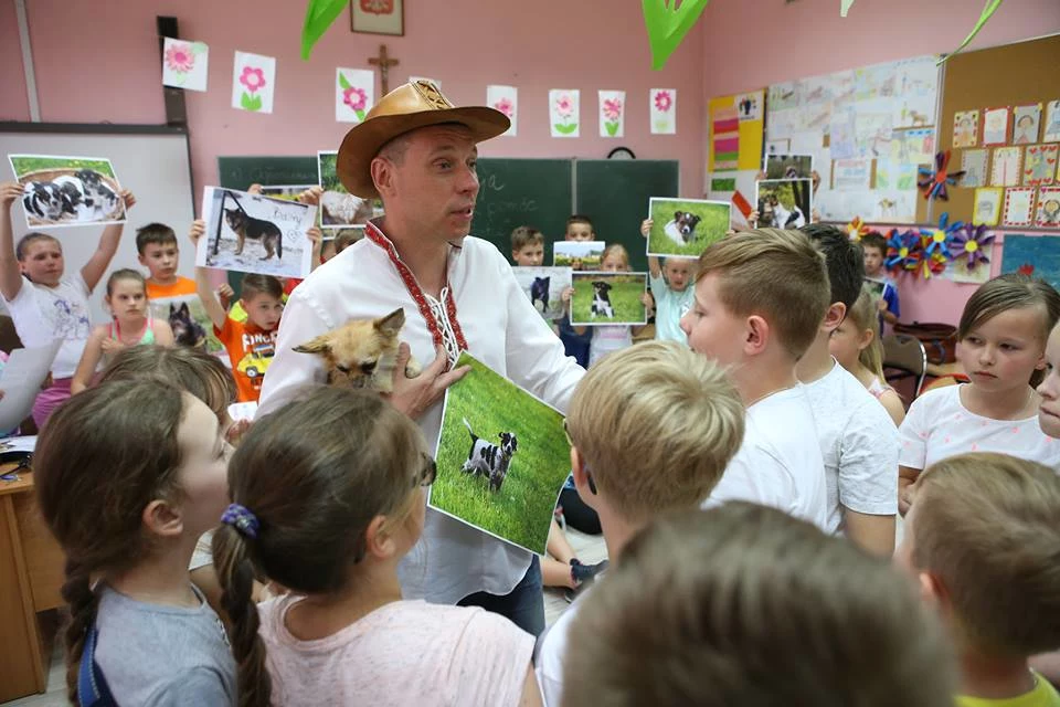 Tom Justyniarski podczas "Lekcji miłości do zwierząt"