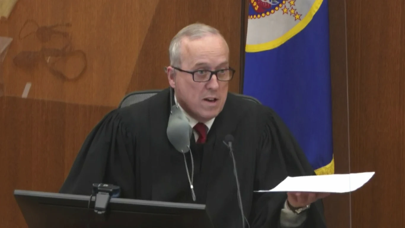 Sędzia Peter Cahill Sędzia Peter Cahill