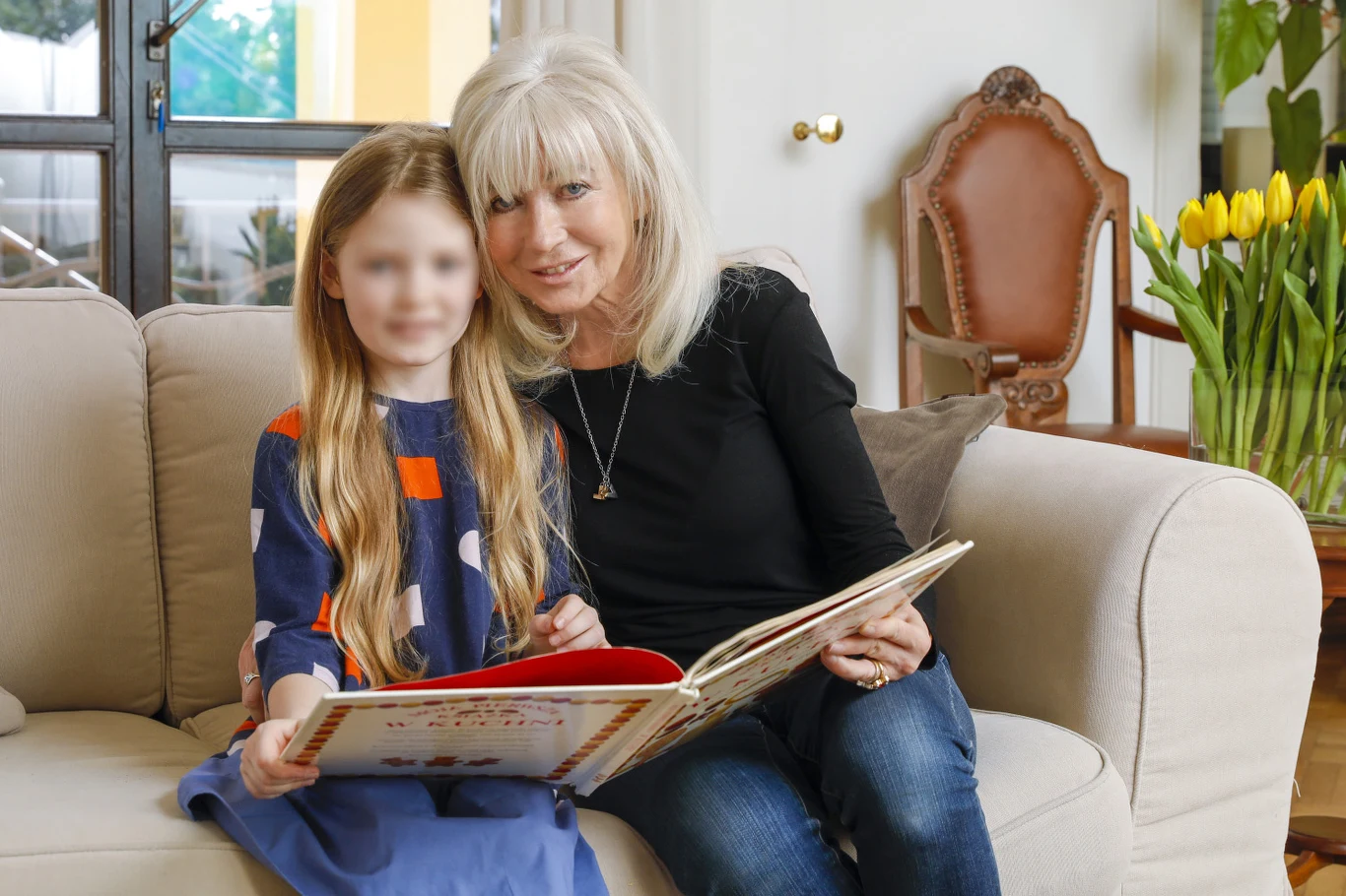 Anna Maria Wesołowska z wnuczką Oliwią Anna Maria Wesołowska z wnuczką Oliwią