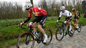 Kasper Asgreen (na pierwszym planie)