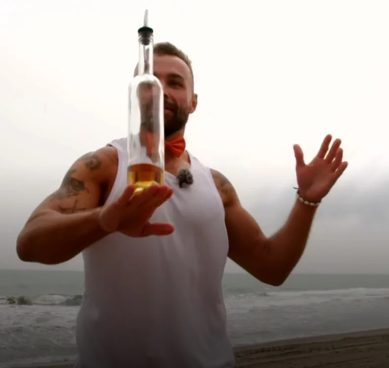 Piotrek jako barman Piotrek jako barman