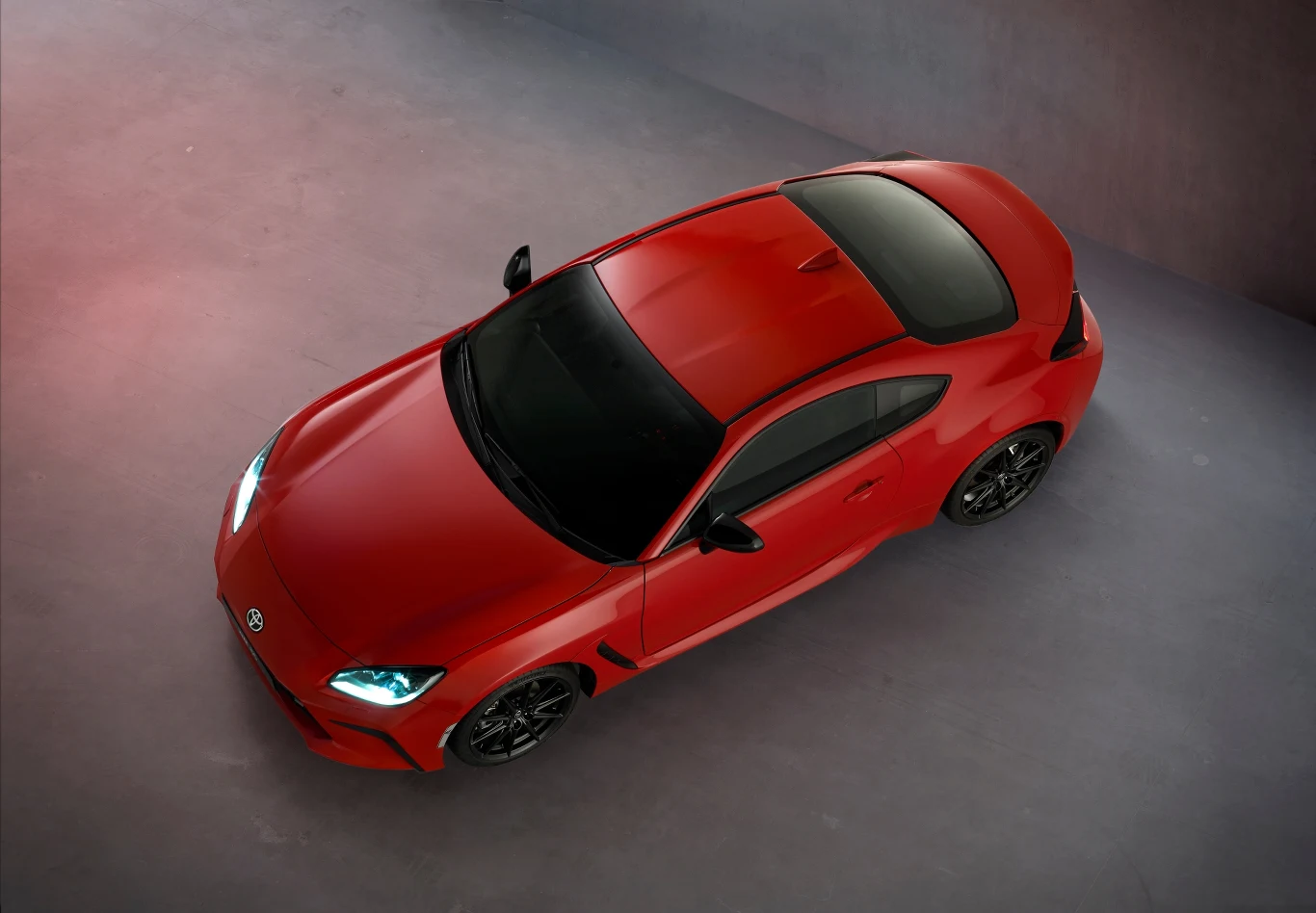 GR 86 dzięki aluminiowym elementom karoserii to najlżejsze czteromiejscowe coupé na motoryzacyjnym rynku. 