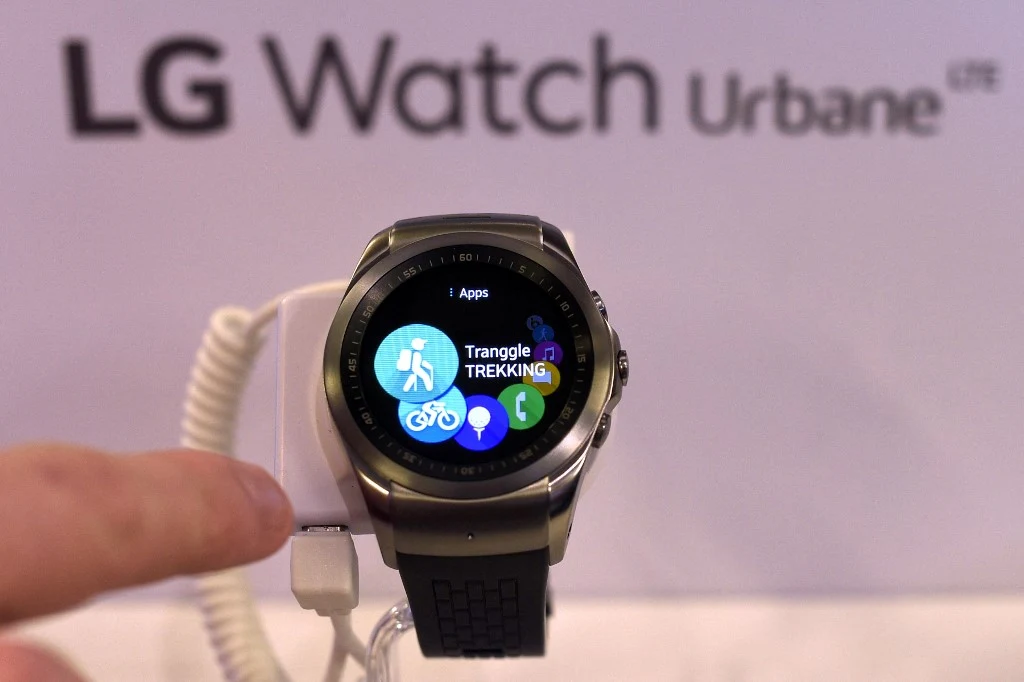 Rok 2015, inteligentny zegarek LG Watch Urbane LTE