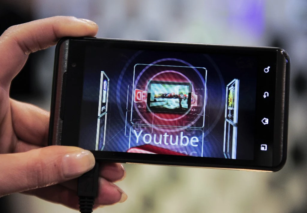Rok 2011, LG Optimus 3D, telefon z ekranem 3D - w tym okresie branżę technologii opanowała moda na 3D
