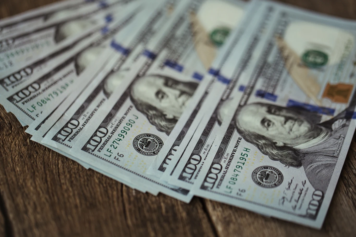 Dolar kosztuje obecnie 3,71 zł Dolar kosztuje obecnie 3,71 zł