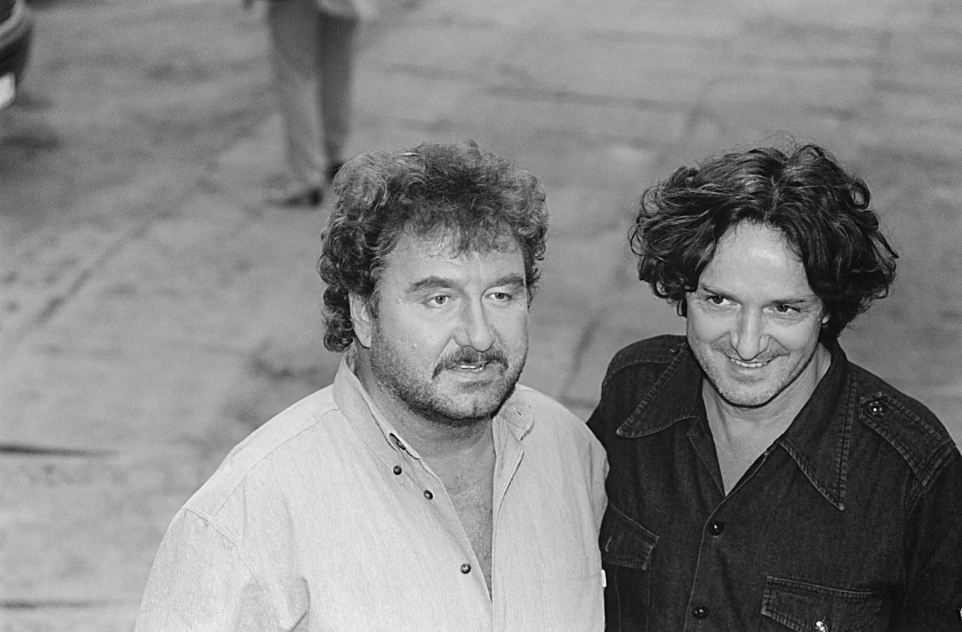 Krzysztof Krawczyk i Goran Bregović na Festiwalu w Sopocie w 2001 r. Krzysztof Krawczyk i Goran Bregović na Festiwalu w Sopocie w 2001 r.
