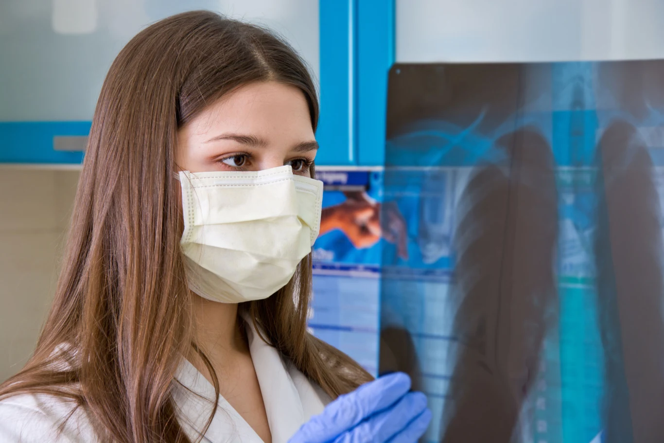 Pacjentów, którzy mają totalnie zniszczone płuca, często w 100 proc., często nie udaje się uratować