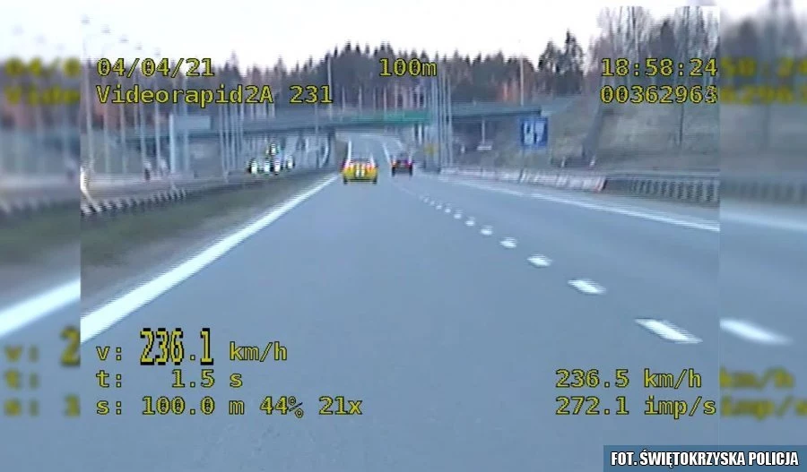 Radiowóz jechał z prędkością 236 km/h