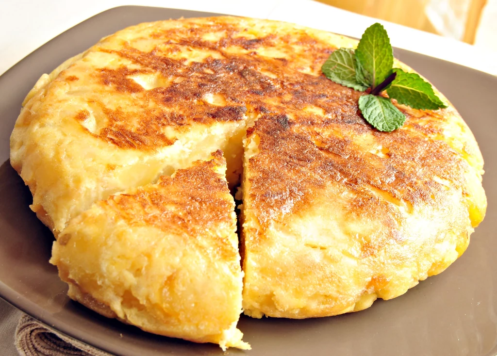 Omlet jest doskonałym pomysłem na śniadanie 