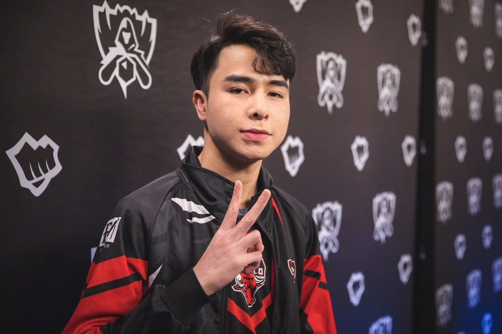 Zeros to wietnamski toplaner, który grał na mistrzostwach świata.