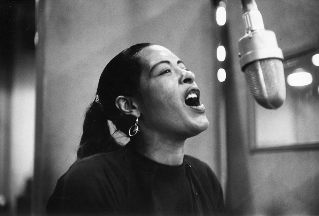 Billie Holiday w grudniu 1957 r. podczas nagrania płyty "Lady in Satin"