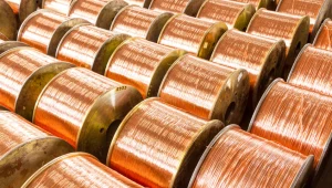 Miedź zmierza w kierunku 10 tys. dol. za tonę