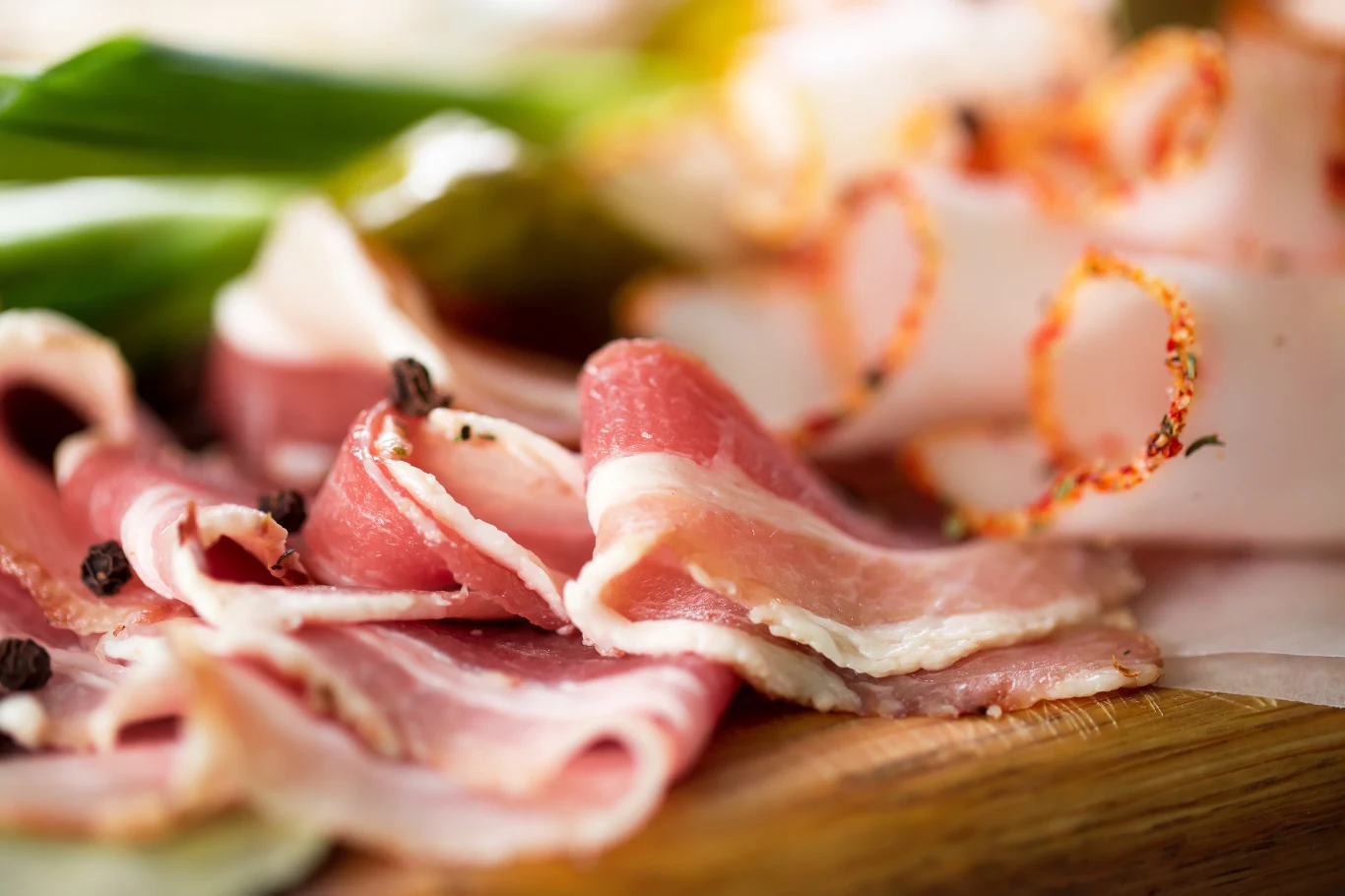 Wędlina to ulubiony polski dodatek do kanapki. Mięsa nie należy jeść więcej niż 500 g tygodniowo